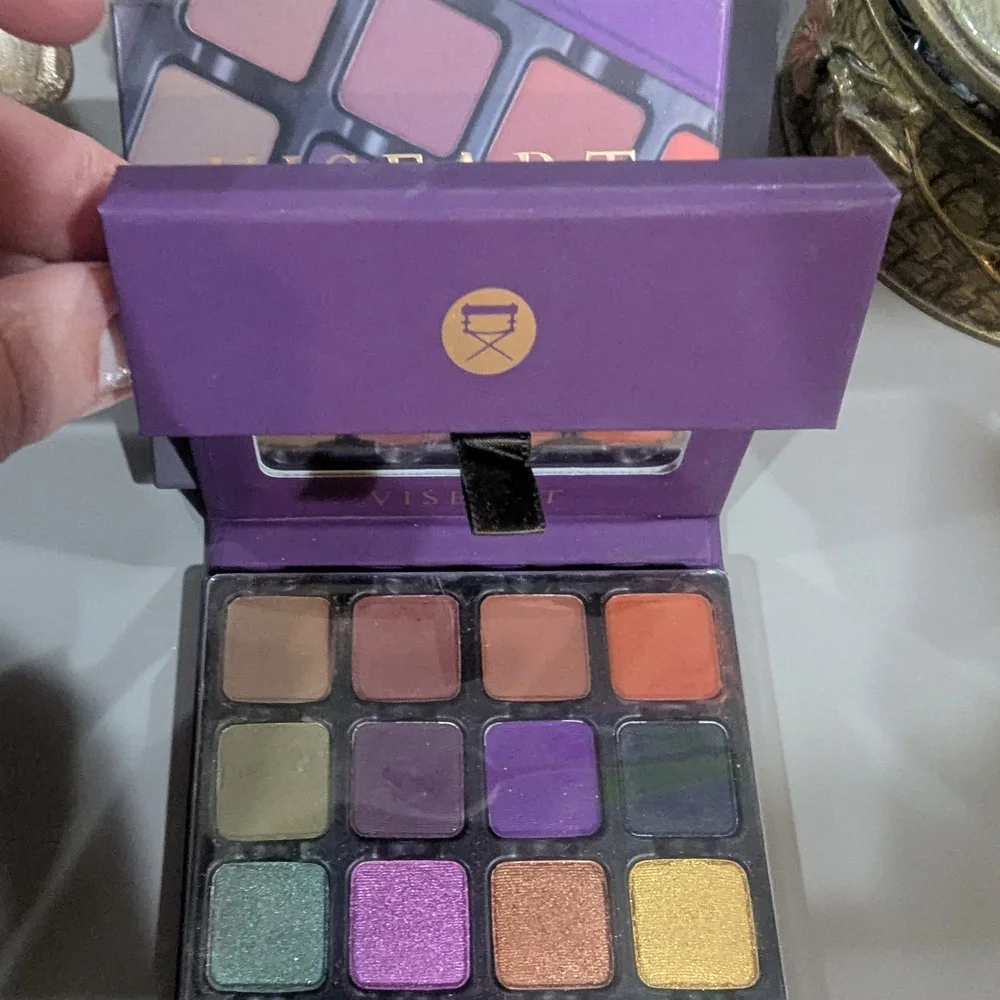 A Bundle Of 2 Viseart Professional Makeup Palettes